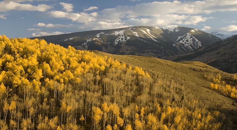 vacation-ideas-spots-fall-colorado-ss-38788261-vi-770x425