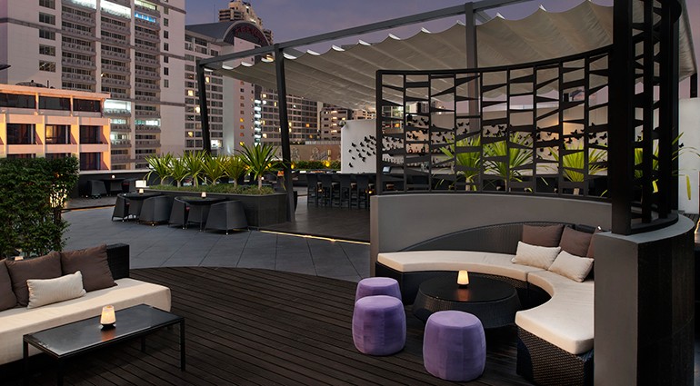 Starwood-Hotels-Rooftop-Bar-four-points-bangkok-fpt3409cl-102552-770x425