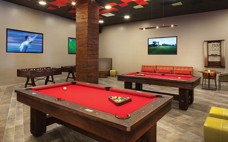 La Cantina Sports Bar Image 2