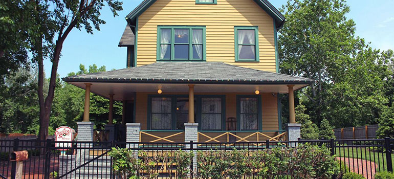 Visit the Famous House from &quot;A Christmas Story&quot; | Vistana™ Signature Experiences