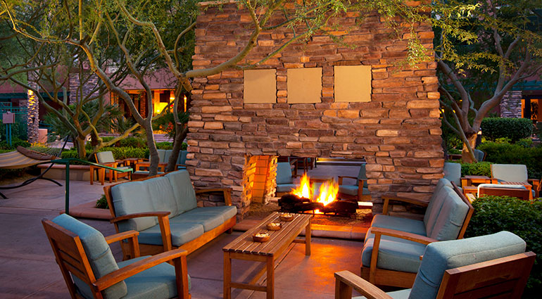 Outdoor fireplace seating