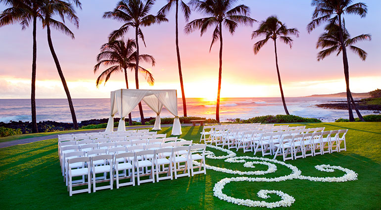 Hawai‘i beach wedding